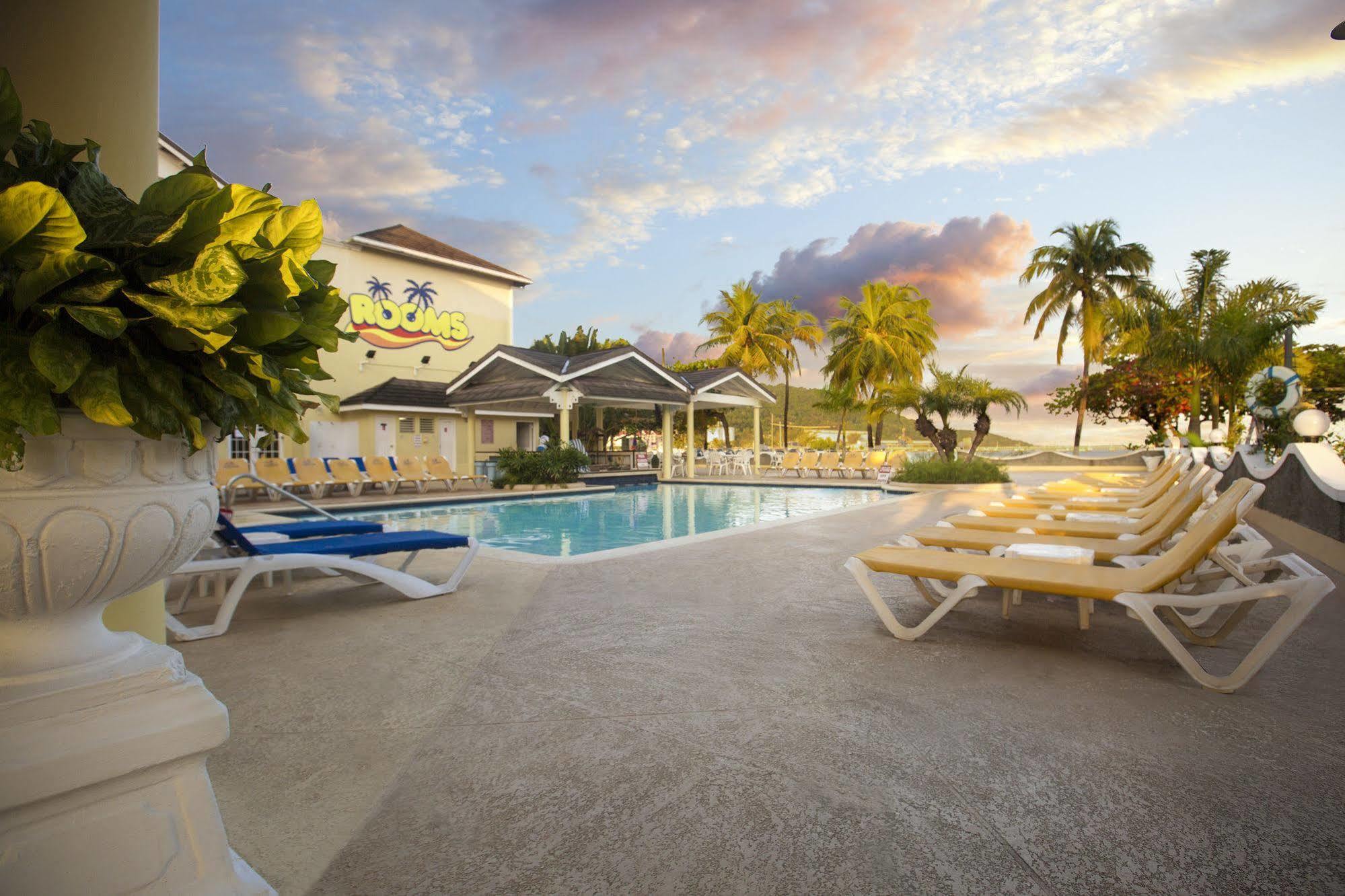 Rooms On The Beach Ocho Rios Exterior photo